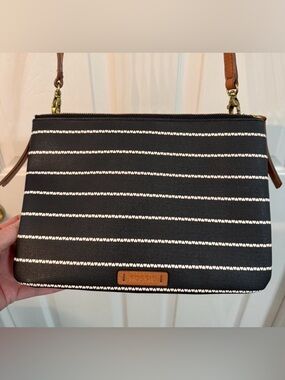 Fossil Devon Handbag purse black and white hearts stripe crossbody